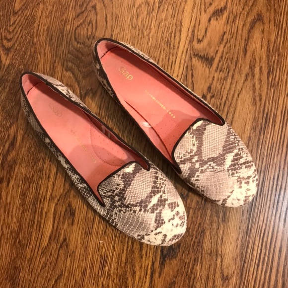 EUC Chic Faux Snakeskin Loafers GAP Sz. 7 - Picture 2 of 6